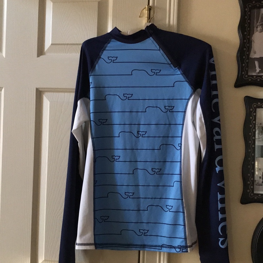 Vineyard Vines size L blue /white polyester with spandex ladies sports top NWOT